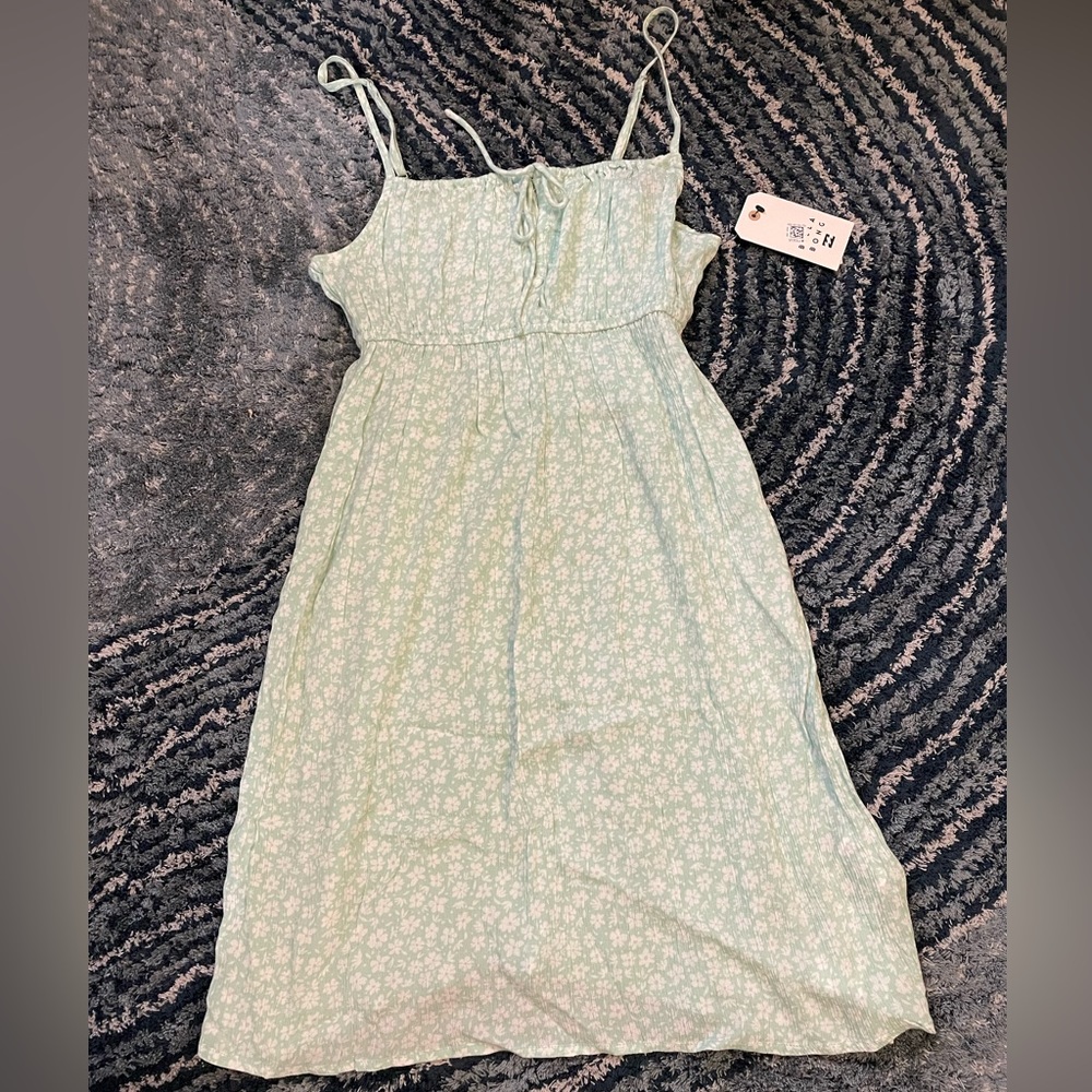 BNWT Billabong Feeling Blue spring dress